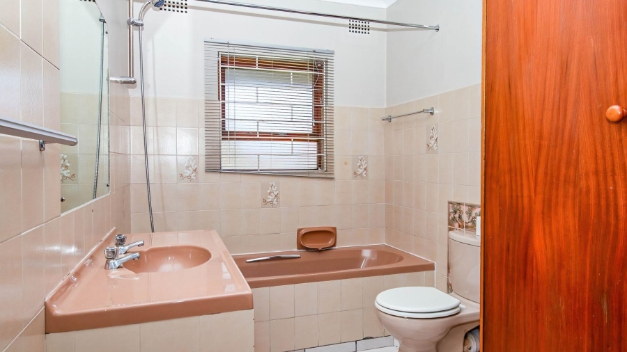 4 Bedroom Property for Sale in Hartenbos Central Western Cape